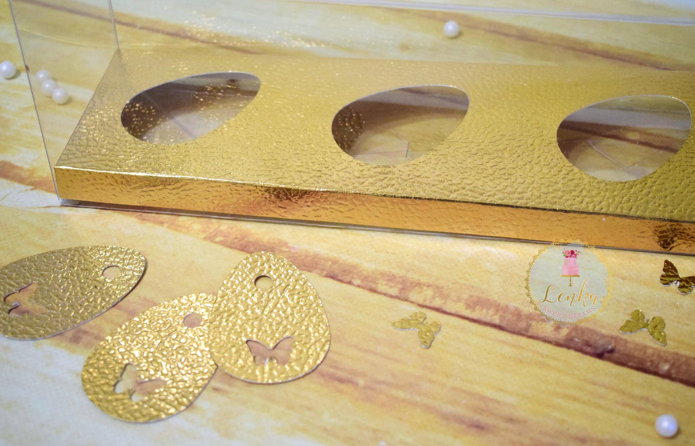 Διάφανο κουτί με χερούλι και βάση για 3 σοκολατένια αυγά χρυσό δέρμα - Lenka Sweet Dreams